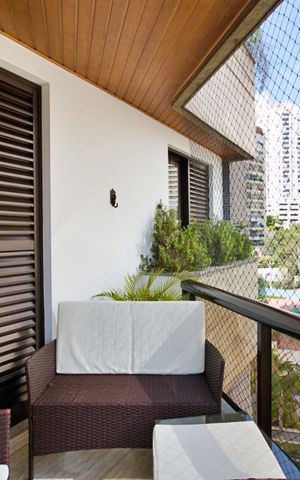 Apartamento à venda com 178m², 3 quartos e 3 vagas Apartamento à venda com 178m², 3 quartos e 3 vagasVaranda da Sala