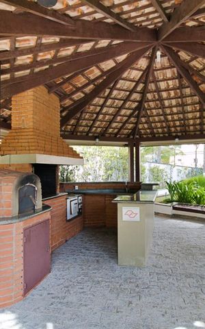 Apartamento à venda com 178m², 3 quartos e 3 vagas Apartamento à venda com 178m², 3 quartos e 3 vagasÁrea comum - Churrasqueira