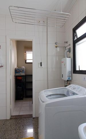 Apartamento à venda com 178m², 3 quartos e 3 vagas Apartamento à venda com 178m², 3 quartos e 3 vagasÁrea de Serviço