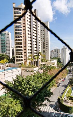 Apartamento à venda com 178m², 3 quartos e 3 vagas Apartamento à venda com 178m², 3 quartos e 3 vagasVista da Varanda da Sala