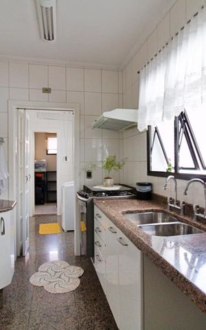 Apartamento à venda com 178m², 3 quartos e 3 vagas Apartamento à venda com 178m², 3 quartos e 3 vagasCozinha