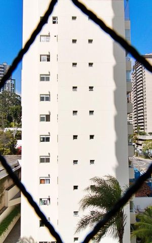 Apartamento à venda com 178m², 3 quartos e 3 vagas Apartamento à venda com 178m², 3 quartos e 3 vagasVista da Suíte 2