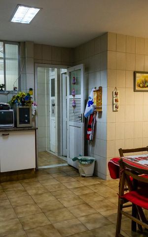 Apartamento à venda com 180m², 3 quartos e 1 vaga Apartamento à venda com 180m², 3 quartos e 1 vagaCozinha