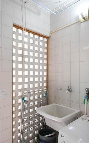 Casa à venda com 100m², 3 quartos e 2 vagas Casa à venda com 100m², 3 quartos e 2 vagasÁrea de serviço