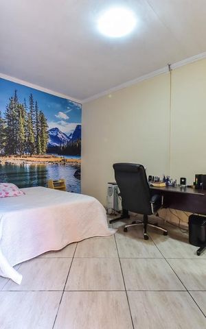 Casa à venda com 380m², 3 quartos e 2 vagas Casa à venda com 380m², 3 quartos e 2 vagasSuíte 1