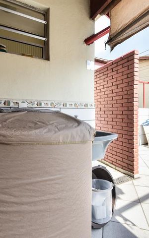 Casa à venda com 380m², 3 quartos e 2 vagas Casa à venda com 380m², 3 quartos e 2 vagasÁrea de Serviço