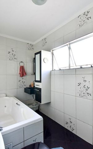 Casa à venda com 380m², 3 quartos e 2 vagas Casa à venda com 380m², 3 quartos e 2 vagasBanheiro da Suíte 3