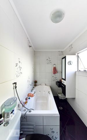 Casa à venda com 380m², 3 quartos e 2 vagas Casa à venda com 380m², 3 quartos e 2 vagasBanheiro da Suíte 3