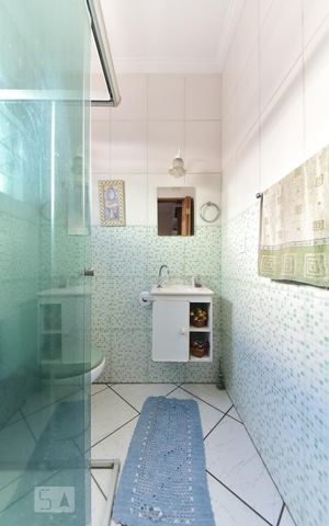 Casa à venda com 380m², 3 quartos e 2 vagas Casa à venda com 380m², 3 quartos e 2 vagasBanheiro da Suíte 2