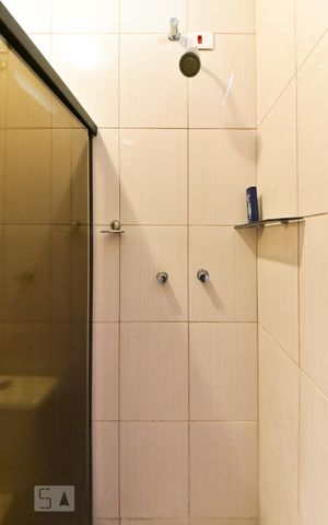 Casa à venda com 380m², 3 quartos e 2 vagas Casa à venda com 380m², 3 quartos e 2 vagasBanheiro da Suíte 1