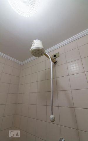 Apartamento à venda com 77m², 2 quartos e 1 vagaBanheiro de serviço - chvueiro