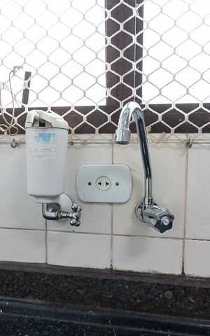Apartamento à venda com 77m², 2 quartos e 1 vagaCozinha - torneira e filtro de água