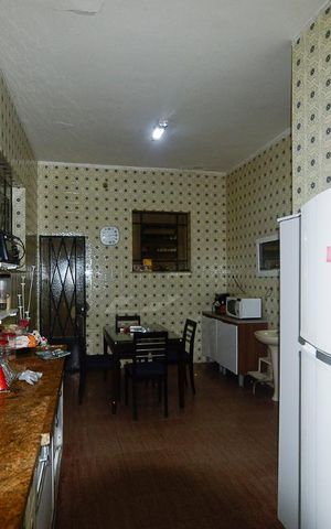 Casa à venda com 450m², 5 quartos e 2 vagas Casa à venda com 450m², 5 quartos e 2 vagasCozinha