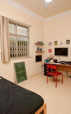 Casa à venda com 450m², 5 quartos e 2 vagas Casa à venda com 450m², 5 quartos e 2 vagasQuarto 2