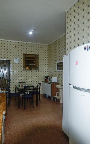 Casa à venda com 450m², 5 quartos e 2 vagas Casa à venda com 450m², 5 quartos e 2 vagasCozinha