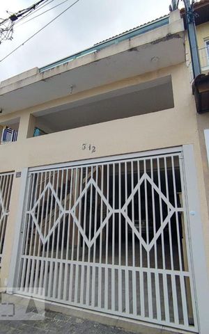 Casa à venda com 147m², 3 quartos e 3 vagas Casa à venda com 147m², 3 quartos e 3 vagasFachada