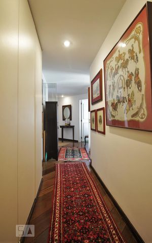 Apartamento à venda com 418m², 4 quartos e 3 vagasCorredor