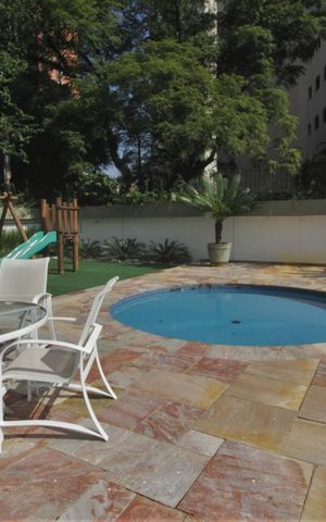 Apartamento à venda com 418m², 4 quartos e 3 vagasÁrea comum - Piscina