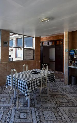 Casa à venda com 320m², 4 quartos e 2 vagasCozinha