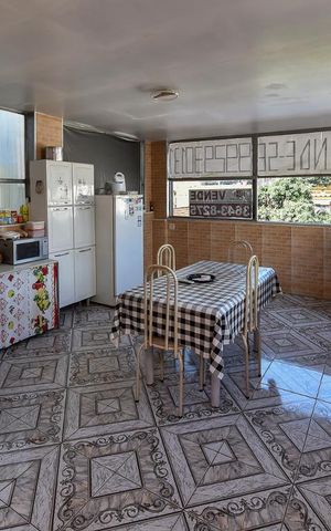 Casa à venda com 320m², 4 quartos e 2 vagasCozinha