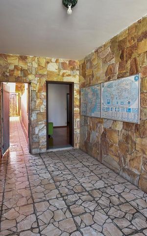 Casa à venda com 320m², 4 quartos e 2 vagasHall