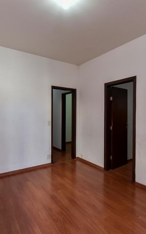 Casa à venda com 320m², 4 quartos e 2 vagasSala 2