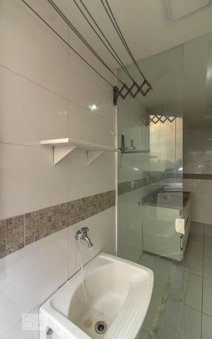 Apartamento para alugar com 66m², 2 quartos e 1 vaga Apartamento para alugar com 66m², 2 quartos e 1 vagaDetalhe da area de serviço