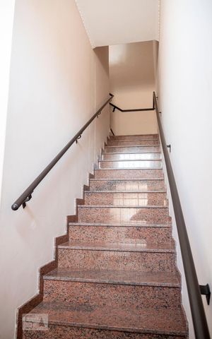 Casa à venda com 160m², 3 quartos e 1 vagaEscada de Entrada