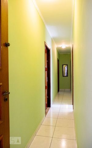 Casa à venda com 160m², 3 quartos e 1 vagaCorredor