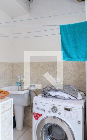Casa à venda com 160m², 3 quartos e 2 vagasÁrea de Serviço