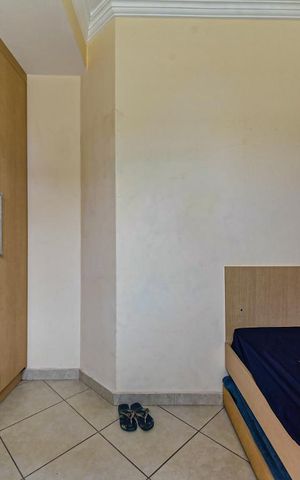 Casa à venda com 335m², 7 quartos e 7 vagas Casa à venda com 335m², 7 quartos e 7 vagasQuarto de Serviço
