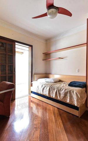 Casa à venda com 335m², 7 quartos e 7 vagas Casa à venda com 335m², 7 quartos e 7 vagasSuíte 1