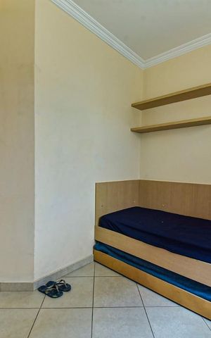 Casa à venda com 335m², 7 quartos e 7 vagas Casa à venda com 335m², 7 quartos e 7 vagasQuarto de Serviço