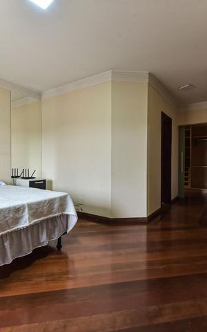 Casa à venda com 335m², 7 quartos e 7 vagas Casa à venda com 335m², 7 quartos e 7 vagasSuíte 3