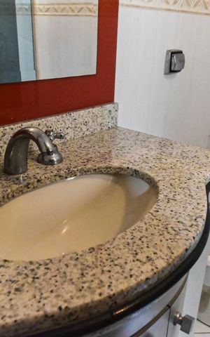 Casa à venda com 335m², 7 quartos e 7 vagas Casa à venda com 335m², 7 quartos e 7 vagasBanheiro da Suíte 1