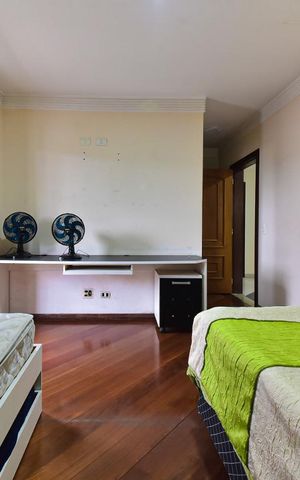 Casa à venda com 335m², 7 quartos e 7 vagas Casa à venda com 335m², 7 quartos e 7 vagasSuíte 2
