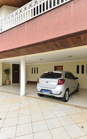 Casa à venda com 335m², 7 quartos e 7 vagas Casa à venda com 335m², 7 quartos e 7 vagasGaragem