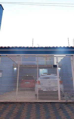 Casa para alugar com 130m², 3 quartos e 4 vagasFachada