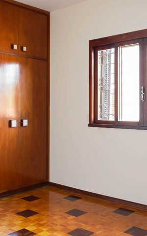 Casa à venda com 288m², 4 quartos e 2 vagas Casa à venda com 288m², 4 quartos e 2 vagasQuarto 2