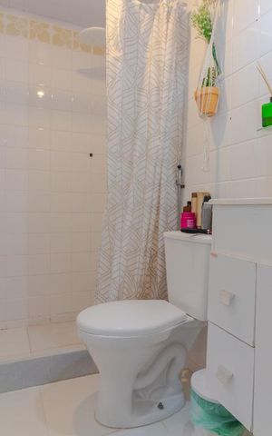 Casa à venda com 300m², 7 quartos e 1 vaga Casa à venda com 300m², 7 quartos e 1 vagaDetalhe da Suíte 1 - Banheiro