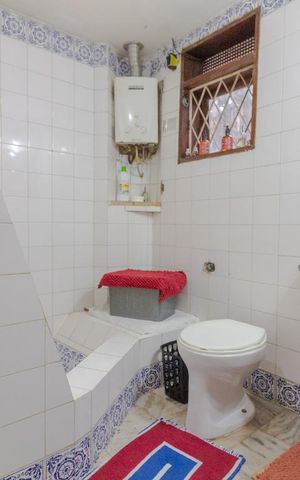 Casa à venda com 300m², 7 quartos e 1 vaga Casa à venda com 300m², 7 quartos e 1 vagaBanheiro 2