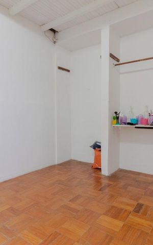 Casa à venda com 300m², 7 quartos e 1 vaga Casa à venda com 300m², 7 quartos e 1 vagaQuarto 4