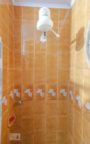 Casa à venda com 300m², 7 quartos e 1 vaga Casa à venda com 300m², 7 quartos e 1 vagaDetalhe do Banheiro 4 - Chuveiro