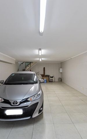 Casa à venda com 217m², 3 quartos e 5 vagas