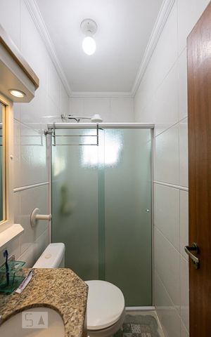 Casa à venda com 217m², 3 quartos e 5 vagas Casa à venda com 217m², 3 quartos e 5 vagasBanheiro