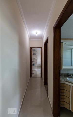 Casa à venda com 217m², 3 quartos e 5 vagas Casa à venda com 217m², 3 quartos e 5 vagasCorredor