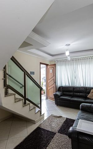 Casa à venda com 217m², 3 quartos e 5 vagas Casa à venda com 217m², 3 quartos e 5 vagasSala