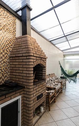 Casa à venda com 217m², 3 quartos e 5 vagas