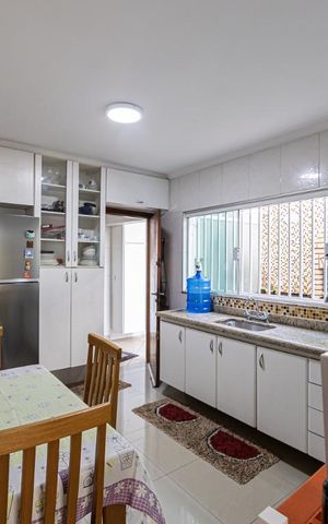 Casa à venda com 217m², 3 quartos e 5 vagas