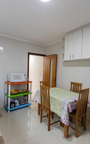 Casa à venda com 217m², 3 quartos e 5 vagas
